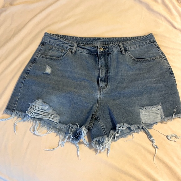 NWOT* SHEIN Plus Size 2XL Shorts - Picture 2 of 4